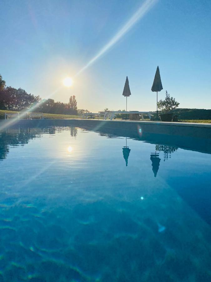 Domaine De Cazal - Gite 2 Pers Avec Piscine Au Coeur De 26 Hectares De Nature Preservee Saint Cyprien Bagian luar foto